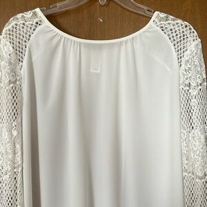EUC Cache White Long Crocheted Sleeve Tunic Size XL